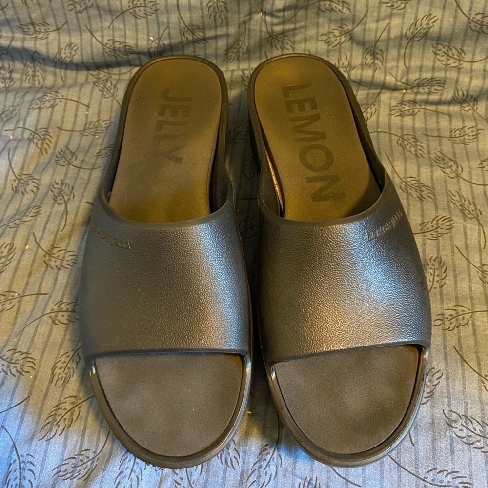 Lemon Jelly Sunny platform vegan slides in black US 10 41